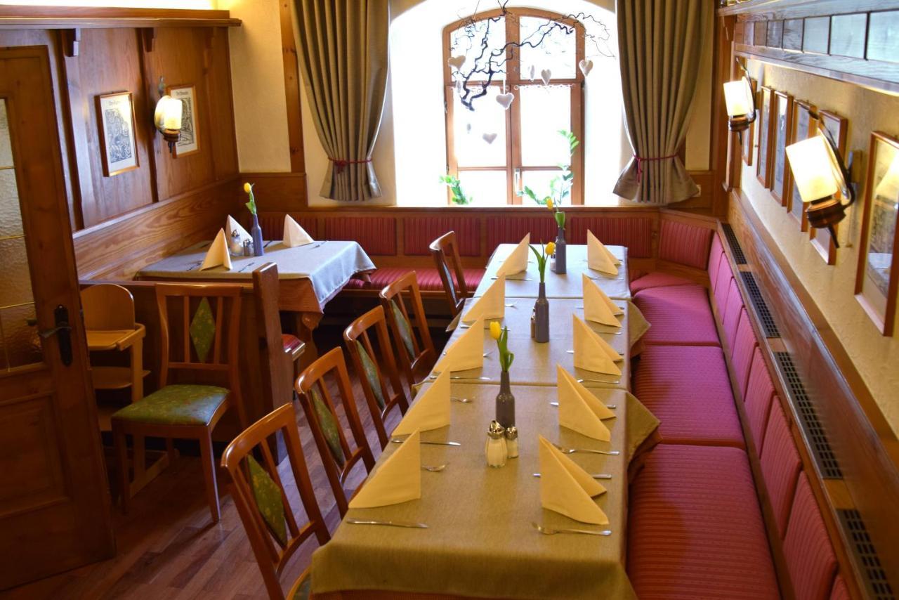 Hotel Gasthof Zum Loewen Velburg Kültér fotó