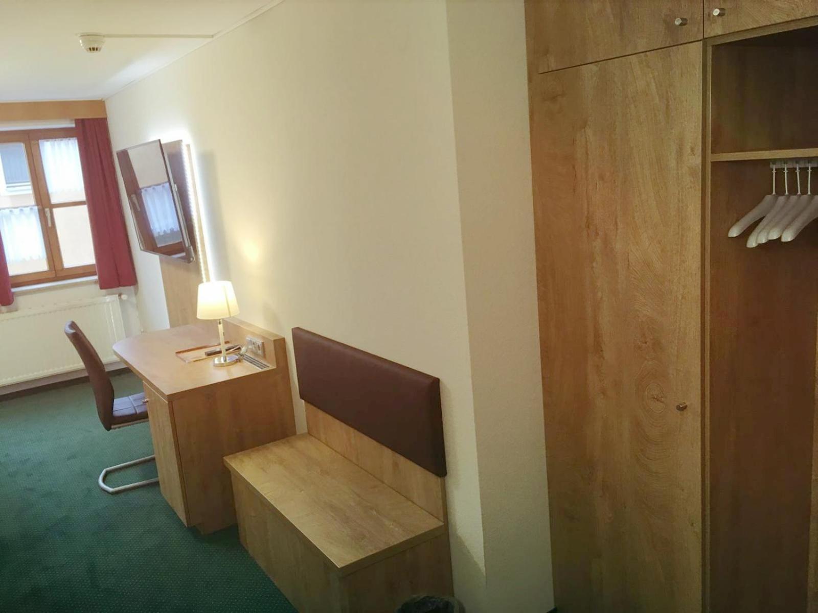 Hotel Gasthof Zum Loewen Velburg Szoba fotó