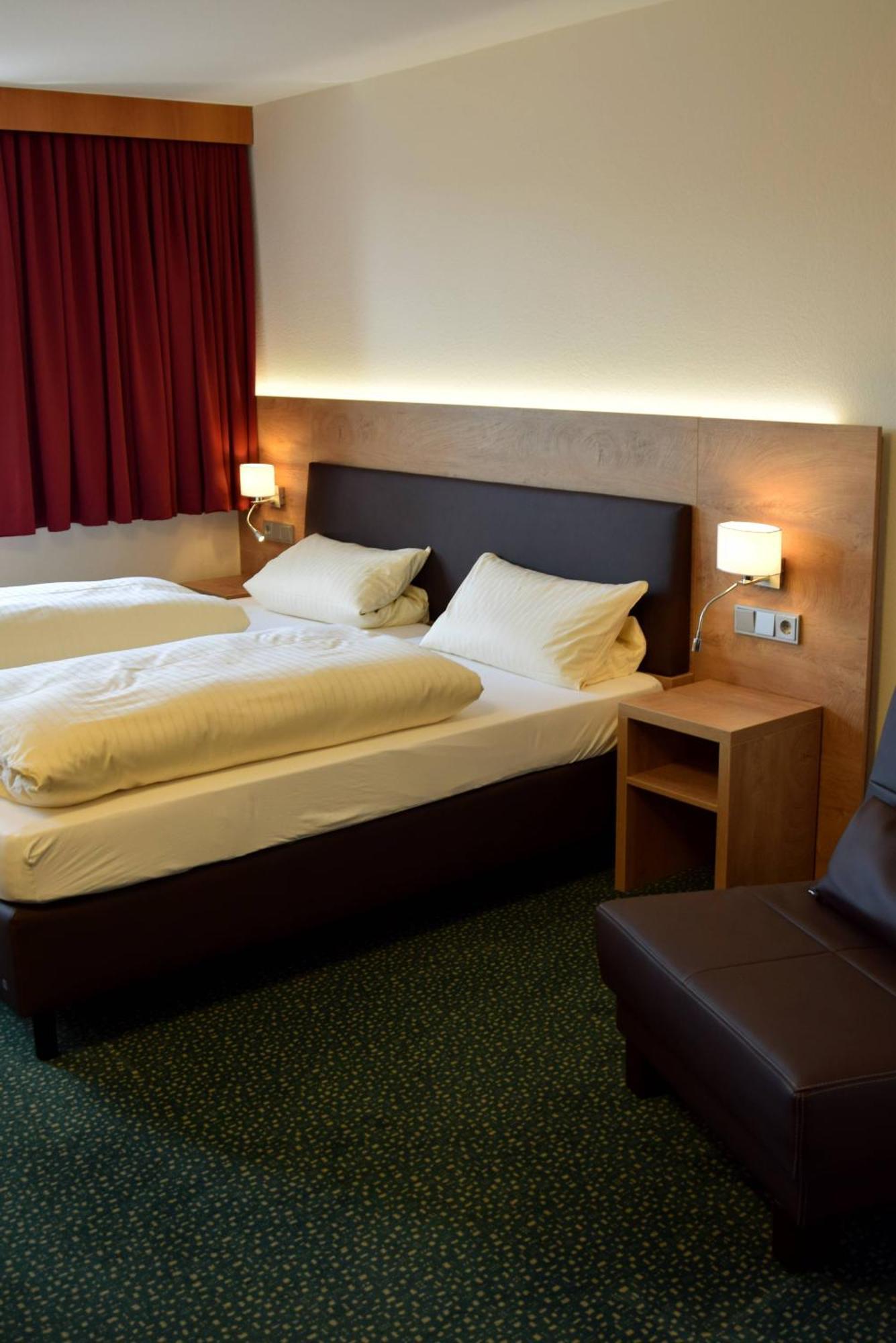 Hotel Gasthof Zum Loewen Velburg Szoba fotó
