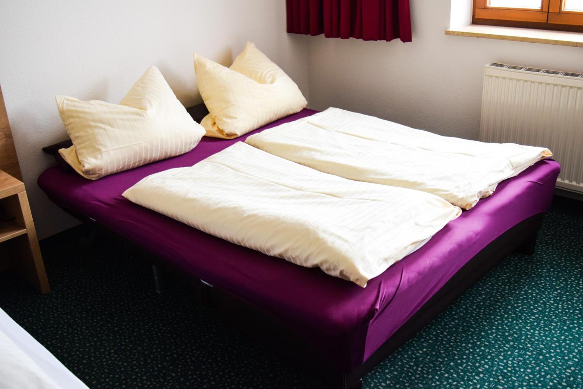 Hotel Gasthof Zum Loewen Velburg Szoba fotó