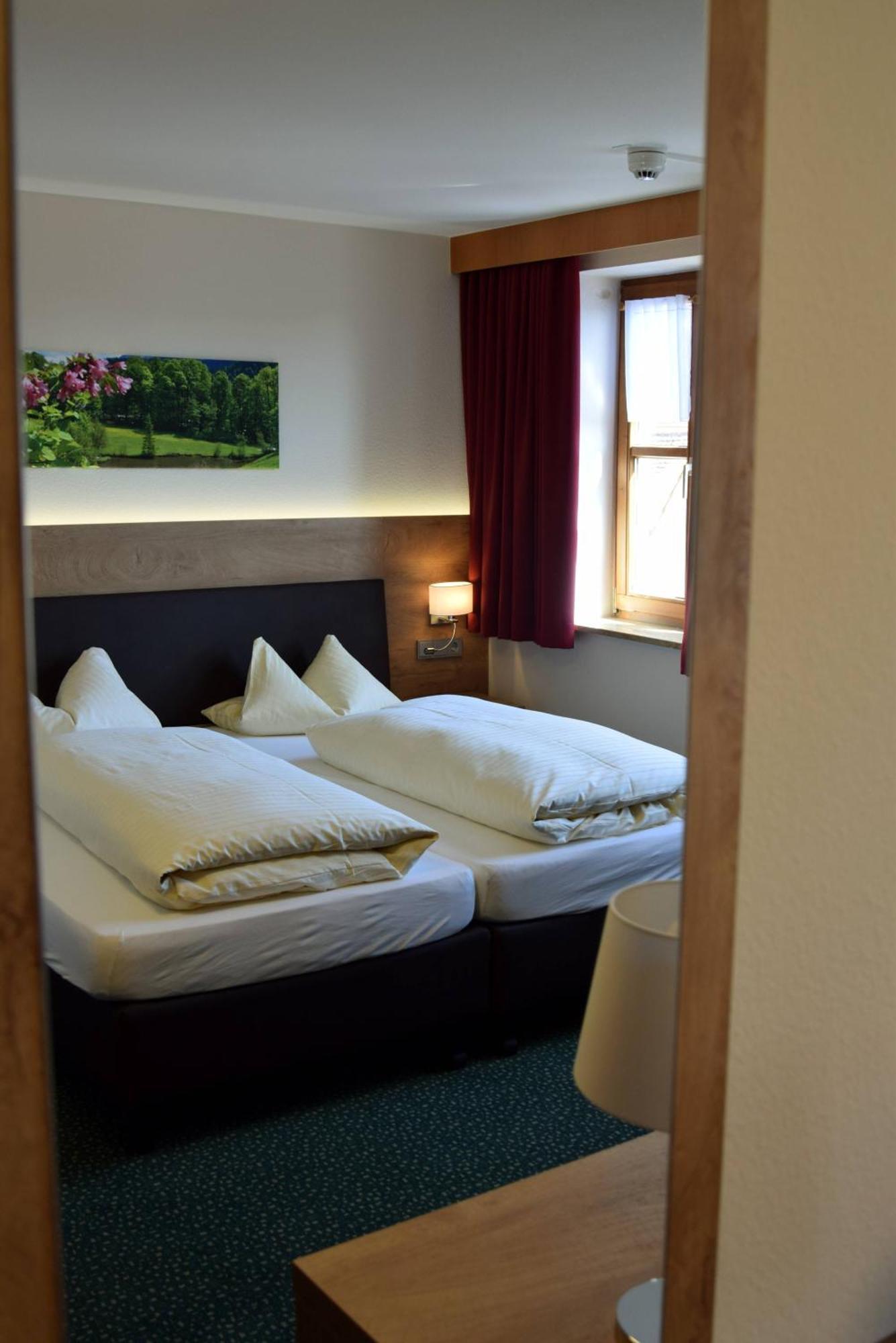 Hotel Gasthof Zum Loewen Velburg Szoba fotó